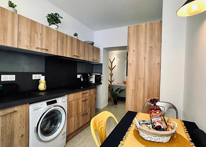 Magnifique Deux Pieces Au Coeur D Ajaccio (Corsica)